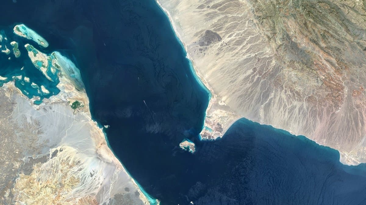 ¿Estrecho de Bab el-Mandeb efectivamente cerrado para...?